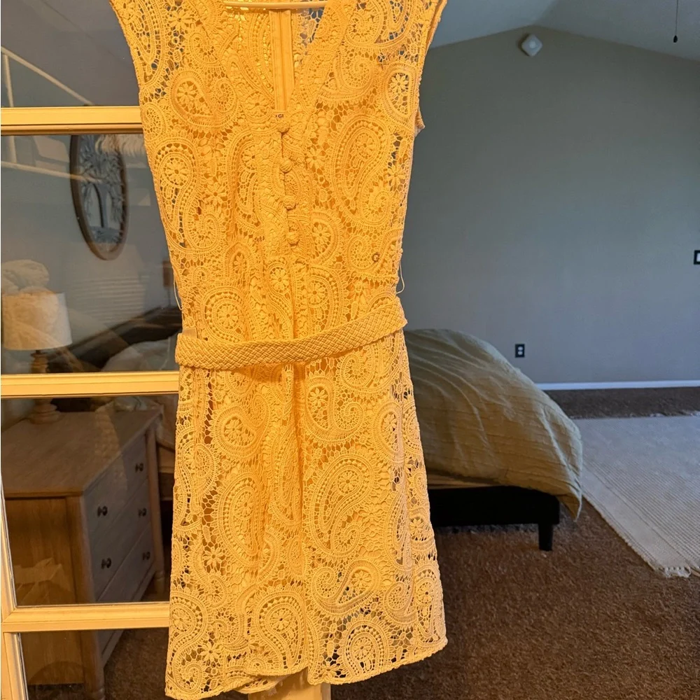 NWOT Guess Crochet Lace Dress in Cream - Picture 2 of 10